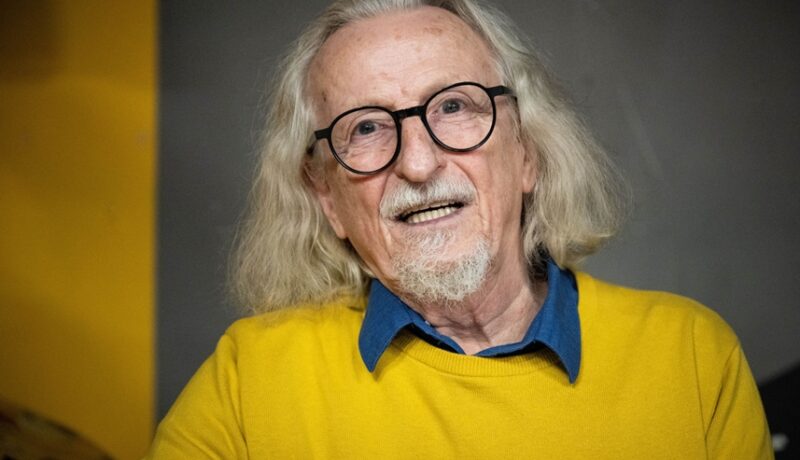 N. Tóth Anikó köszönti a 75 éves Hunčík Pétert