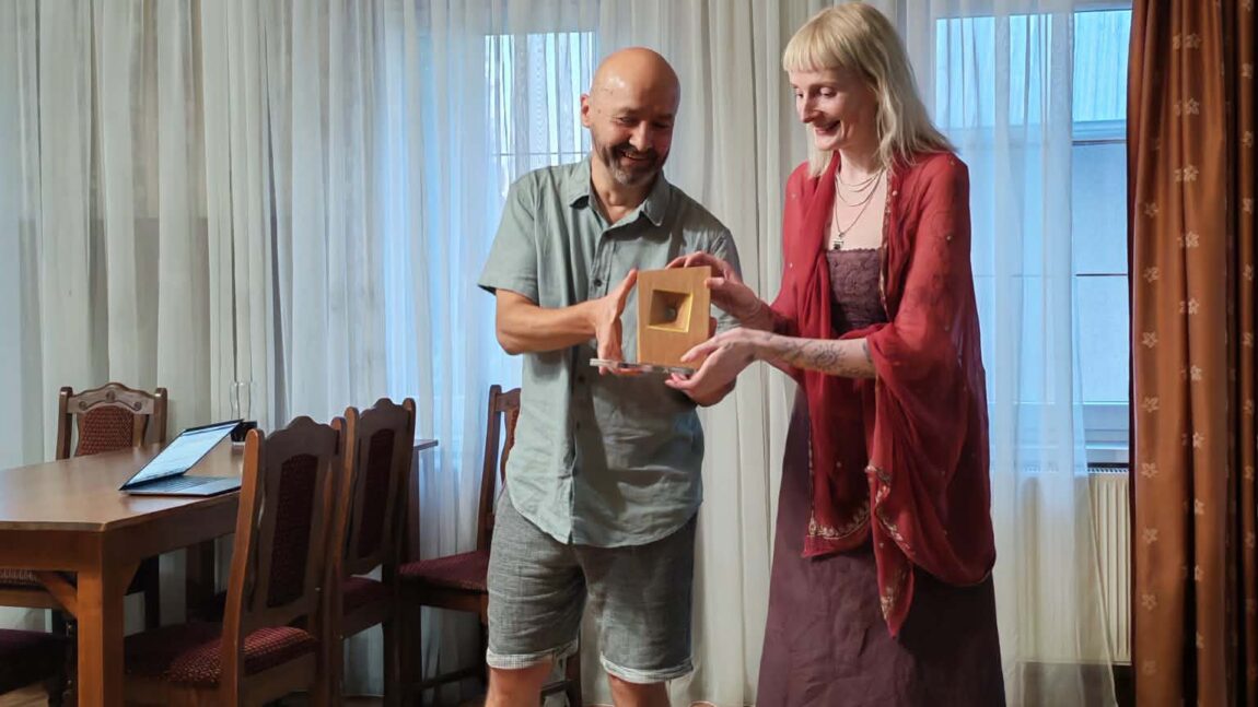 Németh Zoltán laudációja Gužák Avarka Klaudia Szemmel tartva-díjához
